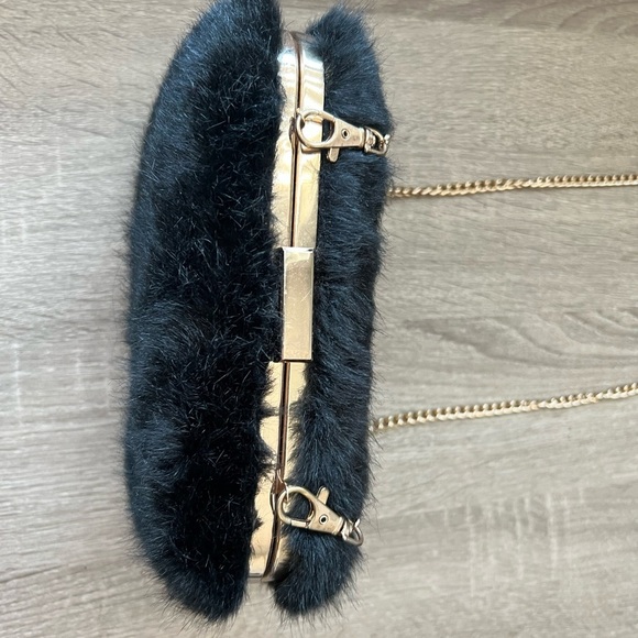 Elegant Black Faux Fur Shoulder Bag - Picture 6 of 13